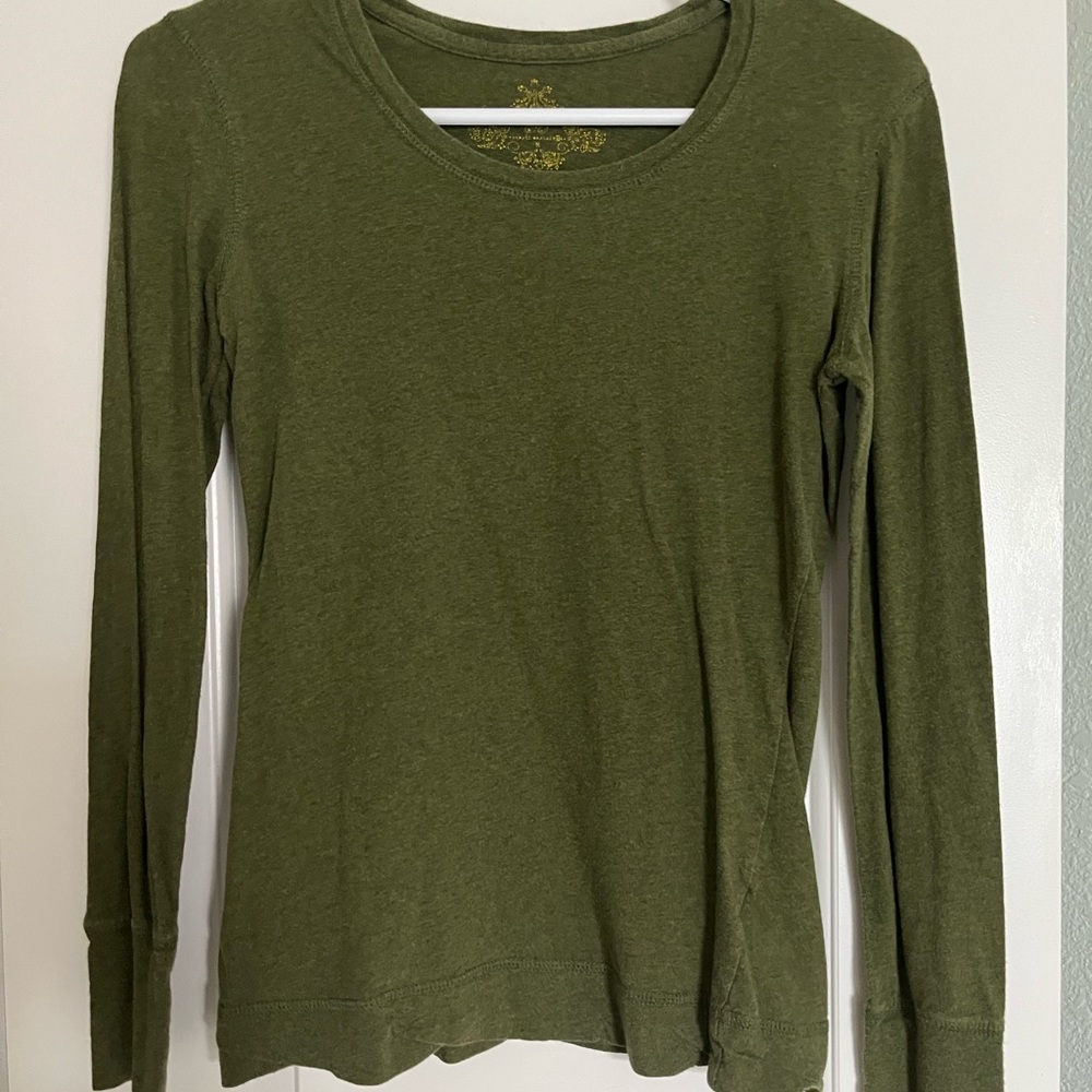 Olive green long sleeve top size medium
